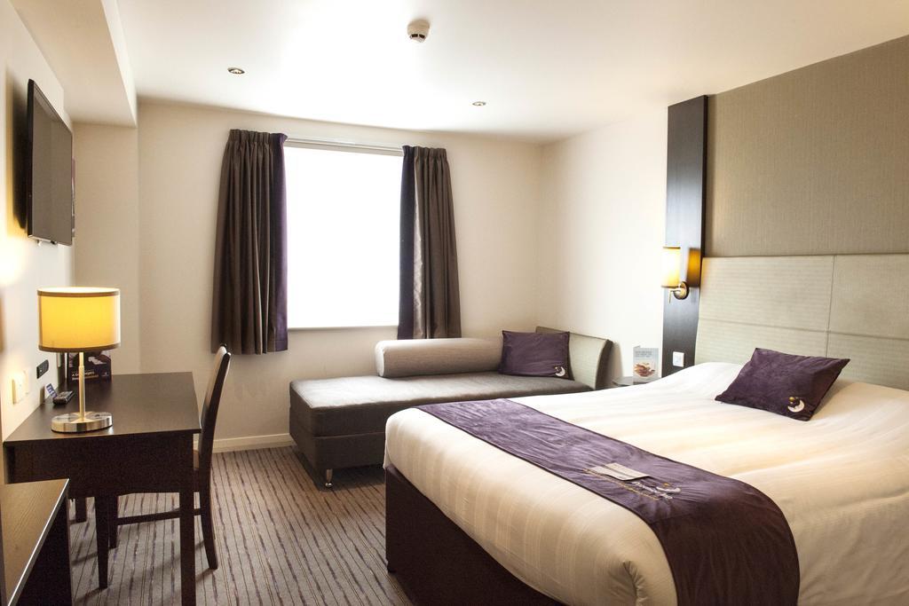 Premier Inn 치체스터 외부 사진